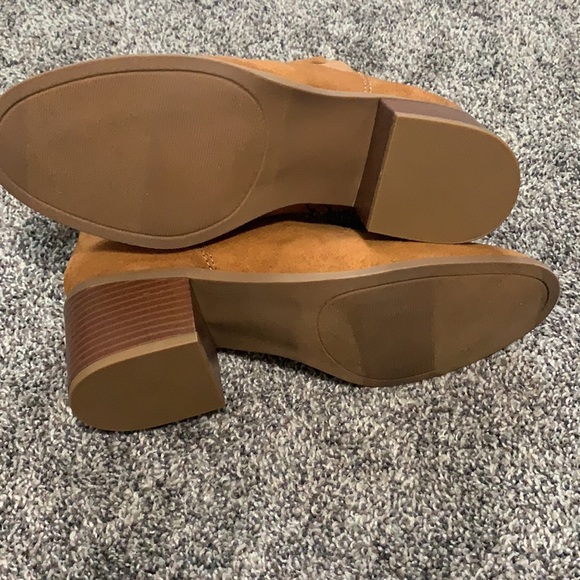 Gap Chelsea Block Heel Bootie - Picture 3 of 3